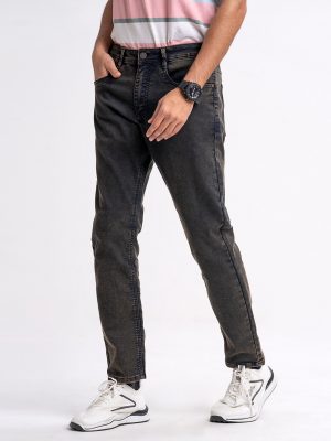 Black jeans in cotton spandex denim fabric. Five pockets, button fastening on the front and zipper fly.